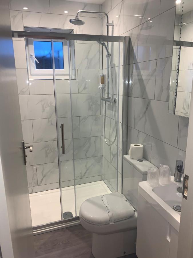 Holtwhites Hotel Энфилд Экстерьер фото