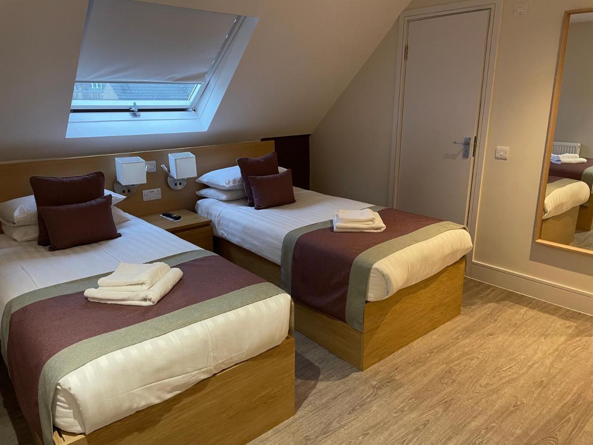 Holtwhites Hotel Энфилд Экстерьер фото