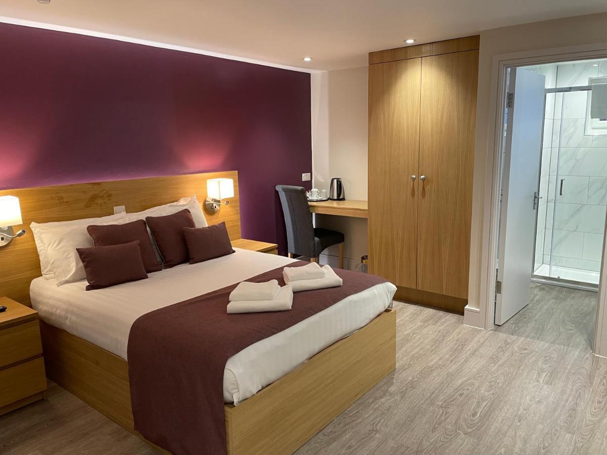 Holtwhites Hotel Энфилд Экстерьер фото