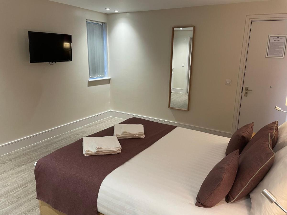 Holtwhites Hotel Энфилд Экстерьер фото
