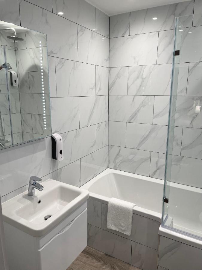 Holtwhites Hotel Энфилд Экстерьер фото